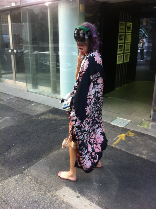 SHAKUHACHI
100% Mulberry Silk Kimono